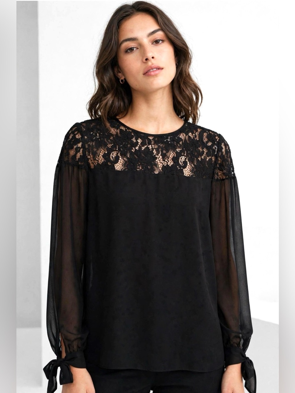 MELANIE LYNE Black Chiffon Long Sleeves Blouse with Lace Detail - Size 6